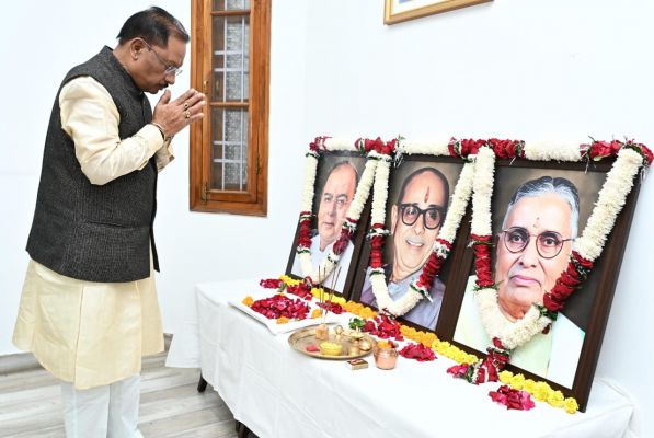 मुख्यमंत्री विष्णुदेव साय ने श्री कुशाभाऊ ठाकरे और श्री सुंदर लाल पटवा की पुण्यतिथि तथा श्री अरुण जेटली की जयंती पर उन्हें किया नमन.