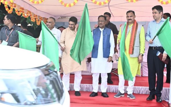 सीएम साय ने पुराने दिनों को याद कर चना-मुर्रा खाया… आज सुबह शहर को नहीं मिलेगा पानी… दुर्ग-हटिया स्पेशल ट्रेन के परिचालन में विस्तार… 50 हजार की रोटी बनाने की मशीन 8 लाख में खरीदी : कांग्रेस… सभी कर्मचारियों का ई-केवायसी 30 सितंबर तक अनिवार्य…