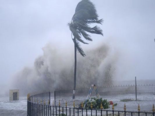 भीषण गर्मी के बीच बदलेगा मौसम, कुछ इलाकों में ग्रीष्म लहर से हल्की राहत के आसार, बारिश और अंधड़ की संभावना