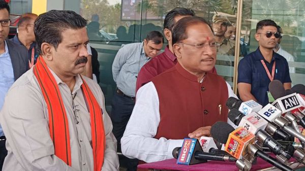 मुख्यमंत्री विष्णुदेव साय ने किसानों से किया सीधा संवाद, बोले- नई तकनीक अपनाएं, खेती बनेगी ज्यादा लाभकारी