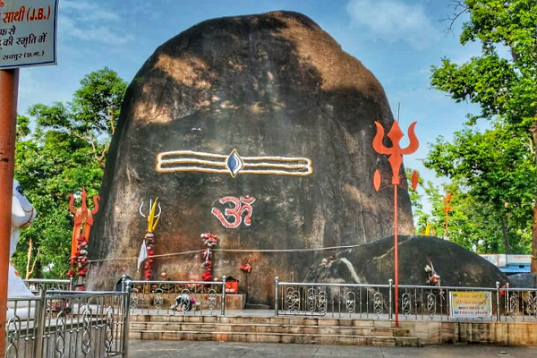 विश्व का सबसे बड़ा स्वयंभू प्राकृतिक शिवलिंग, भूतेश्वर महादेव की हर साल बढ़ती है ऊंचाई