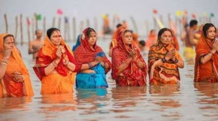 Chhath Puja 2024: छठ पर टिकट बुक करने से पहले जान लीजिए छठ की तारीख खरना से परना तक