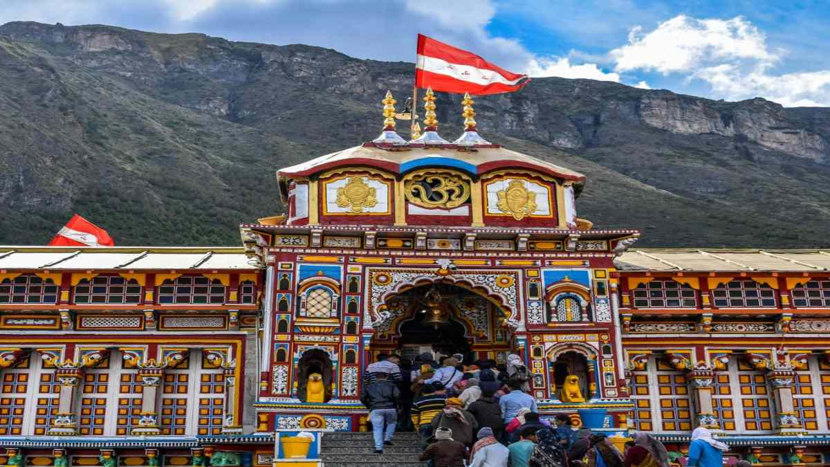 चार धाम यात्रा में बद्रीनाथ दर्शन के बाद जरूर लाएं ये पवित्र माला, जीवन में सुख-शांति और समृद्धि का बना रहेगा आशीर्वाद &hellip;