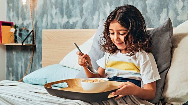 Vastu Shastra: भोजन के बाद की ये आदतें बन सकती हैं दरिद्रता का कारण, जानें क्या न करें…