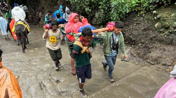नेपालियों के कंधों के सहारे होती है केदारनाथ धाम की यात्रा, पालकी पर सवार होकर बाबा के द्वार पहुंचते हैं श्रद्धालु