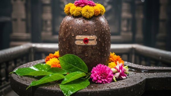 सावन में शिव कृपा पाने के लिए सोमवार को पहनें ये रंग, मिलेगा सौभाग्य और शांति