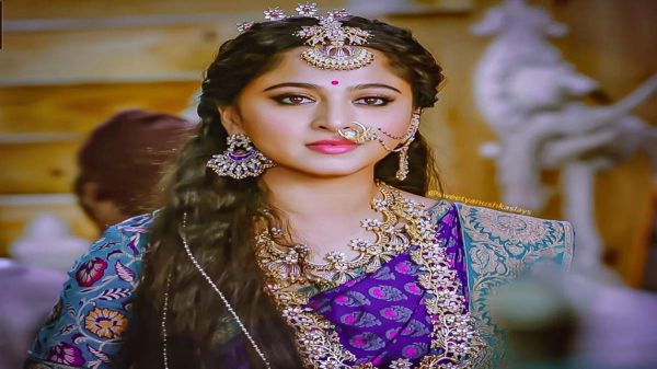 Anushka Shetty को हुई दुर्लभ बीमारी, जानिए क्या हुआ गड़बड़-झाला की अचानक रोकनी पड़ी शूटिंग …
