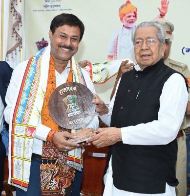 *एक भारत श्रेष्ठ भारत के अंर्तगत शिक्षाक्षेत्र में राज्यपाल महोदय श्री विश्वभूषण जी से प्राप्त सम्मान*