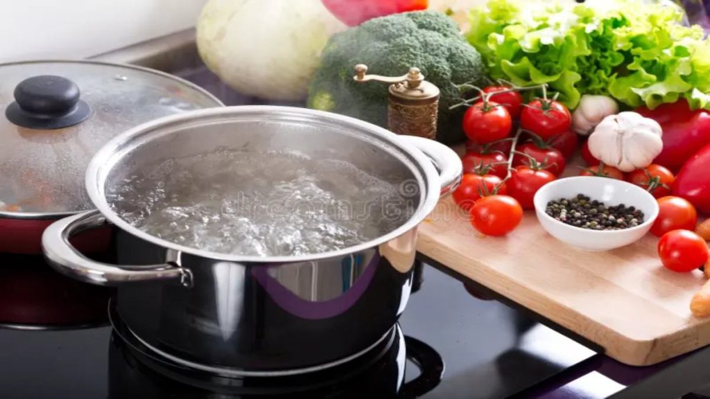Boiled Water Benefits: उबलते पानी में छिपे हैं कई समस्याओं के समाधान, जानें ये खास Tricks&hellip;