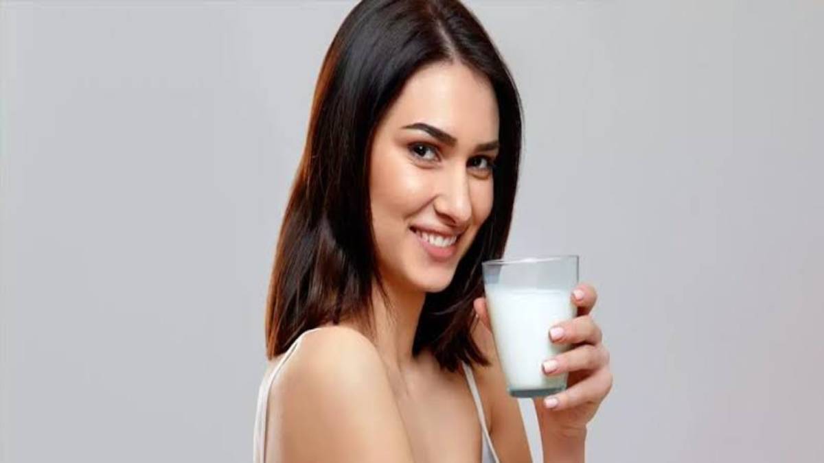 Health Tips: दूध में मिलाकर पिएं ये 5 चीजों, को मिलेगा दोगुना फायदा जानिए&hellip;