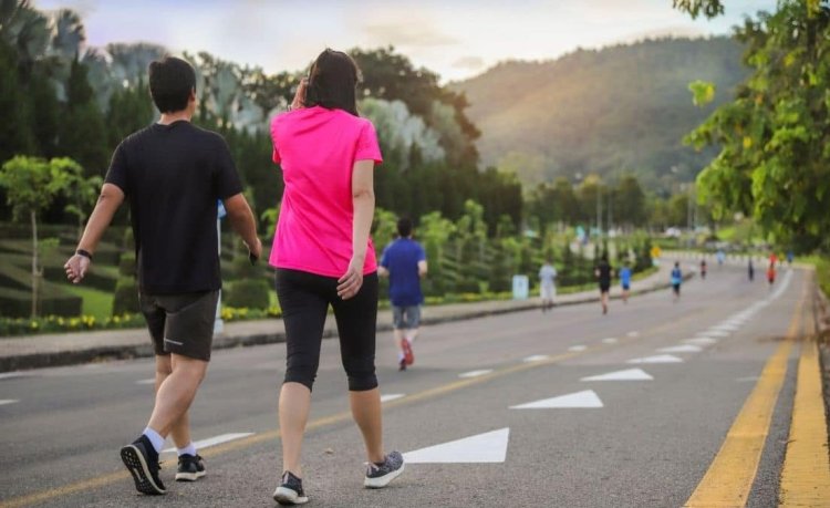 Health Tips : किस उम्र के लोगों को रोजाना कितना पैदल चलना चाहिए?..समझें पूरी गणित...सेहत रहेगी दुरुस्त...