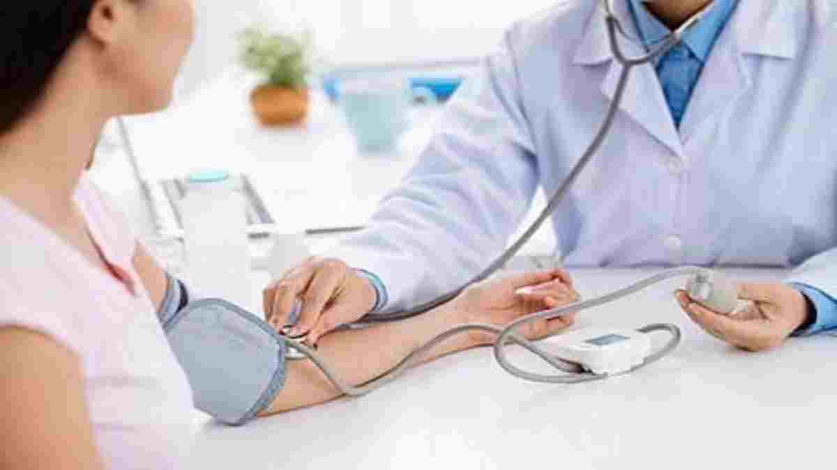 अगर आप भी हैं बीपी पेशेंट तो जानें आपके लिए वॉक करना क्यों है जरूरी