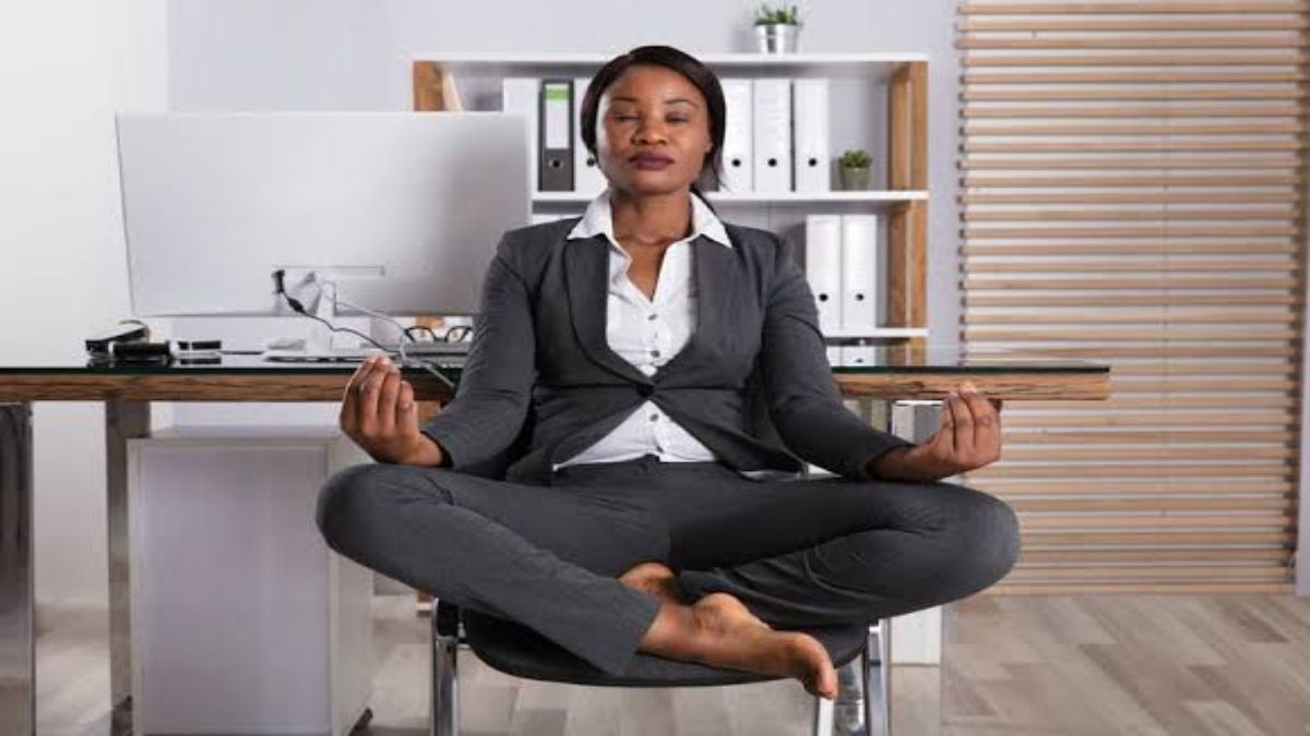 International Yoga Day 2025 : सिटिंग जॉब के करण नहीं मिल पता योगा करने का समय, तो कुर्सी पर बैठे बैठे कर लें ये आसन &hellip;