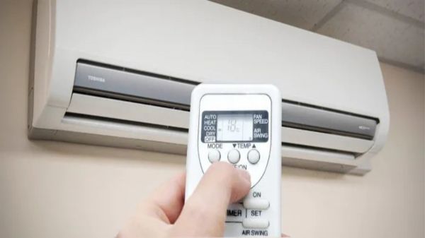 AC Cooling Tips: चलते-चलते AC की कूलिंग हो गई बंद ? तो तत्काल सुधार लें ये गलतियां