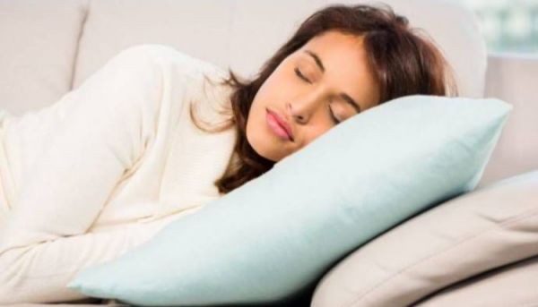 Health Tips: भूलकर भी सोने से पहले न करें ये काम...सेहत के लिए हानिकारक हो सकती है आपकी ये आदत...