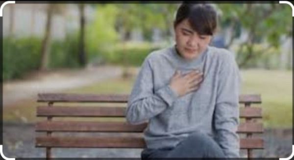 Health Tips : सीने में जलन दे सकता है फेफड़ों के कैंसर का संकेत...समय रहते हो जाएं सतर्क.