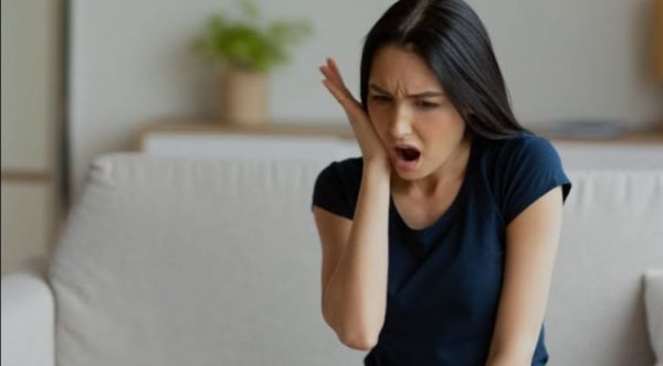 Health Tips : दांत दर्द बन गया टेंशन की वजह...घबराने के बजाए इन चीजों को काम में लाएं..