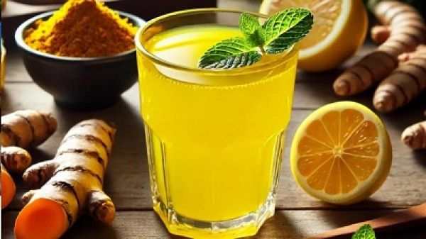 सुबह-सुबह 1 चम्मच घी और गुनगुना पानी पीने से बदल जाएगी सेहत, जानिए आयुर्वेदिक फायदे