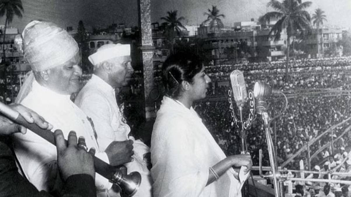 सिगरेट की डिब्बी पर लिखी गई थी &lsquo;ऐ मेरे वतन के लोगों&rsquo; की शुरुआती लाइनें, रोंगटे खड़े कर देता है शहीदों के बलिदान को समर्पित ये गाना 