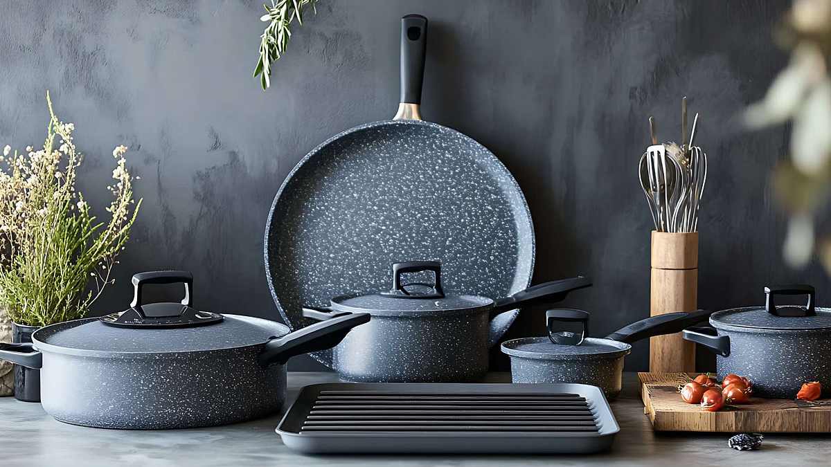 Kitchen Vastu Tips: किचन में तवा कैसे रखें और कैसे रखें, अगर आपको भी नहीं पता तो यहां जानें जवाब…