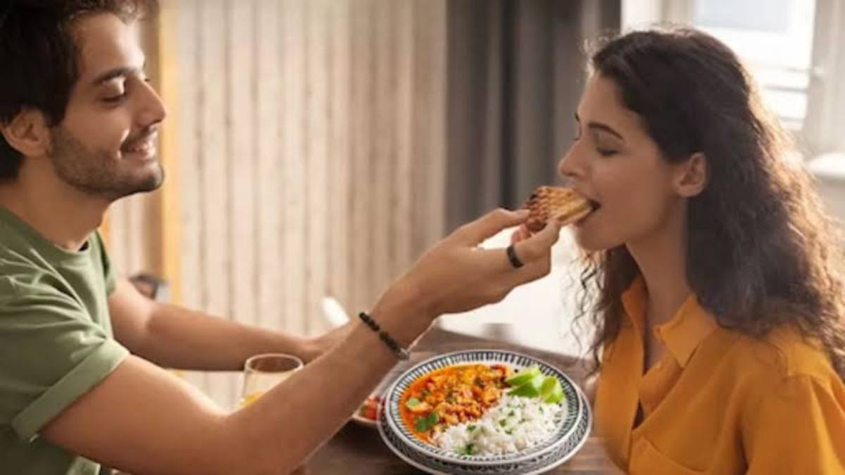 पति-पत्नी एक ही थाली में खाना नहीं खाना चाहिए, जानिए क्या है इससे जुड़ी धार्मिक मान्यता&hellip;