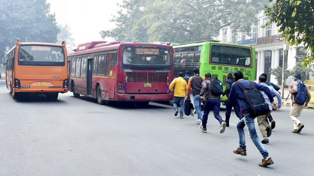 दिल्ली में स्वच्छ ईंधन वाली बसों को ही मिलेगा प्रवेश