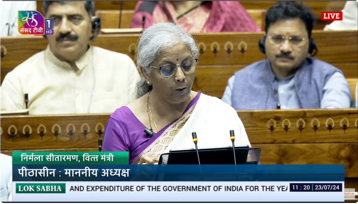 Union Budget 2024 LIVE: सीतारमण ने पेश किया लगातार सातवां बजट, वित्तमंत्री ने कहा- मुश्किलों दौर में चमक रही है इंडियन इकोनॉमी, गरीब, महिला, युवा और अन्नदाता पर फोकस