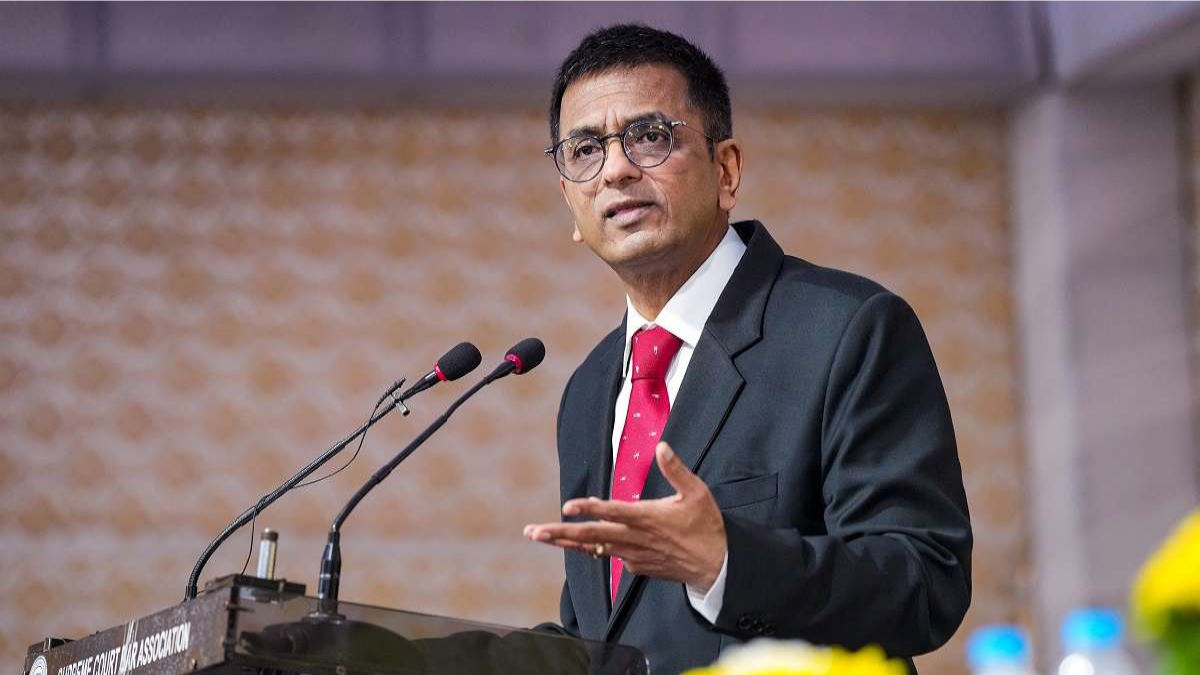 CJI DY Chandrachud: चीफ जस्टिस ने निचली अदालतों के जजों के &lsquo;कॉमन सेंस&rsquo; पर उठाए सवाल, बोले- जिन्हें लोअर कोर्ट में ही जमानत मिलनी चाहिए, उन्हें नहीं मिल रही