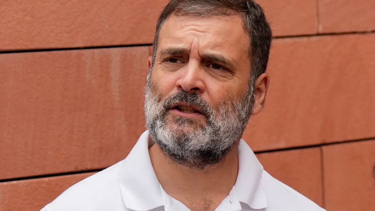 Rahul Gandhi On ED Raid: राहुल गांधी के घर ईडी मारने वाली है रेड, जानिए कांग्रेस नेता ने क्यों किया ये सनसनीखेज दावा, कहा- &lsquo;चाय-बिस्कुट मैं खिलाऊंगा, कर रहा हूं इंतजार&rsquo;