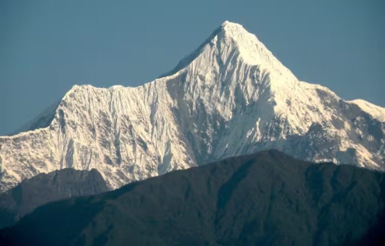अरुणाचल प्रदेश में हिमालय की एक चोटी को भारत ने दिया नाम, तिलमिलाया चीन, फैसले पर कही ये बात