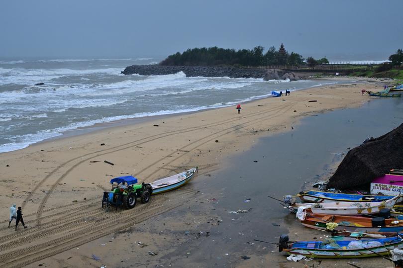 चक्रवात फेंगल: तमिलनाडु और पुडुचेरी पर संकट के संकेत