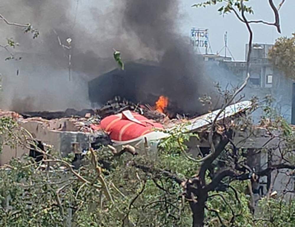 Air India Plane Crash : विमान हादसे में जान गवाने वाले मृतकों के परिजनों को 1-1 करोड़ रुपये देगी टाटा ग्रुप, घायलों के इलाज का उठाएगी पूरा खर्च