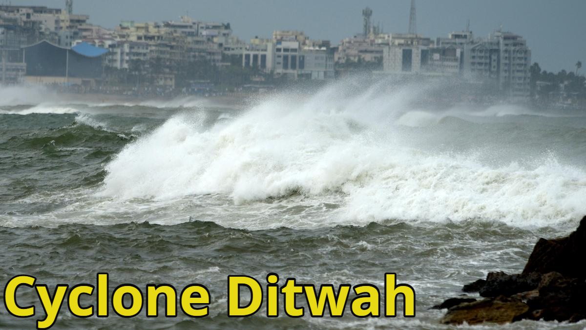 साइक्लोन &lsquo;दित्वाह&rsquo; आज तमिलनाडु-पुडुचेरी से टकराएगा, भारी बारिश की चेतावनी, 54 फ्लाइट्स रद्द, स्कूल-कॉलेज बंद, तीन राज्यों में हाई अलर्ट