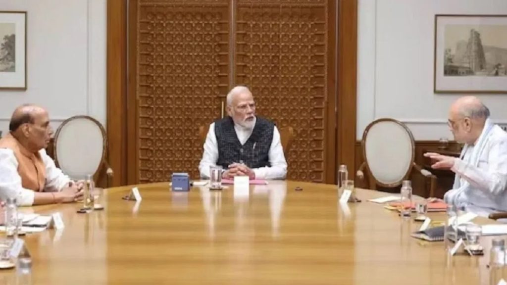 पश्चिम एशिया संकट पर PM मोदी की हाईलेवल मीटिंग; विपक्ष के भारी हंगामे के बीच CAPF बिल राज्यसभा में पास; ओरेकल ने 30 हजार कर्मचारियों को नौकरी से निकाला; देश में पहली बार डिजिटल जनगणना शुरू