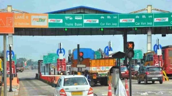 हाईवे पर सफर हुआ महंगा: NHAI ने 5% बढ़ाया Toll Tax, यहां देखें अब कितना देना होगा टोल टैक्स