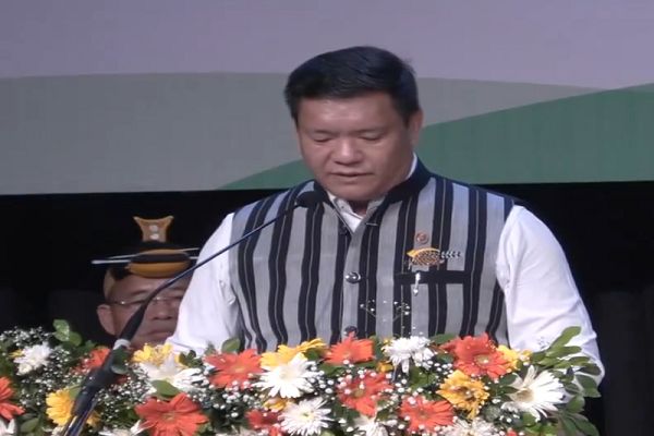 पेमा खांडू ने ली अरुणाचल प्रदेश के सीएम पद की शपथ