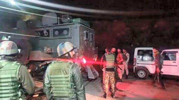 जम्मू-कश्मीर में बड़ा आतंकवादी हमलाः अधिकारी समेत 4 जवान शहीद, 34 दिन में डोडा में यह पांचवीं मुठभेड़- Jammu Kashmir Terrorist attack