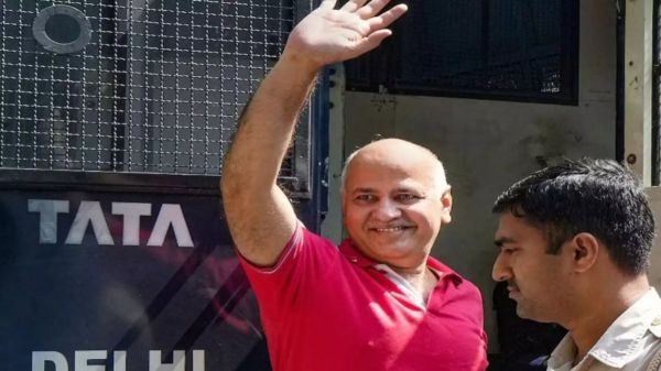 तिहाड़ जेल से रिहा हुए आप नेता मनीष सिसोदिया, 17 महीने का काटा कारावास, सीएम केजरीवाल के परिवार से जाएंगे मिलने