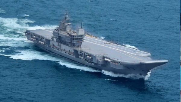 स्वदेशी विमानवाहक पोत आईएनएस विक्रांत नौसेना के पश्चिमी बेड़े में शामिल, तैनाती के लिए तैयार