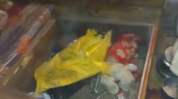 एक ही परिवार के पांच सदस्&zwj;यों की हत्या, बेड के अंदर छुपाए गए शव