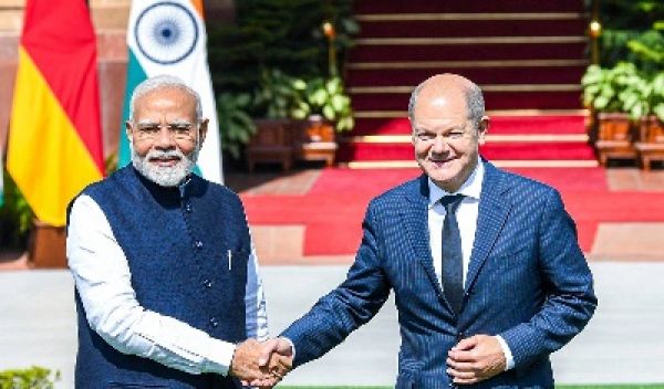 पीएम मोदी जंग पर आज सभी राज्यों के सीएम से बात करेंगे, लोकसभा से पारित हुआ Finance Bill 2026; केरलम CM विजयन बोले- राहुल गांधी में कार्यकर्ता जितनी भी समझ नहीं; इजराइल ने होर्मुज बंद करने वाले ईरानी कमांडर को मारा; ईरान ने भारत के लिए स्ट्रेट ऑफ होर्मुज खोला