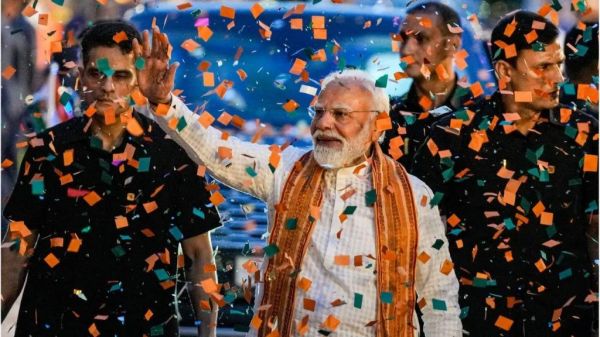  बंगाल-असम में बीजेपी सरकार, तमिलनाडु में एक्टर विजय की दहाड़ के आगे DMK और ADMK फेल